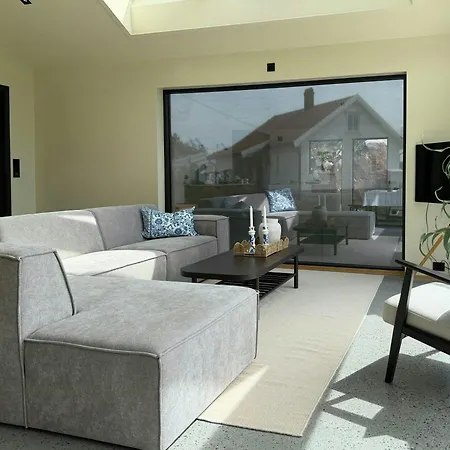 New Scandinavian With Sea Views On Hisoy Kolbjornsvik